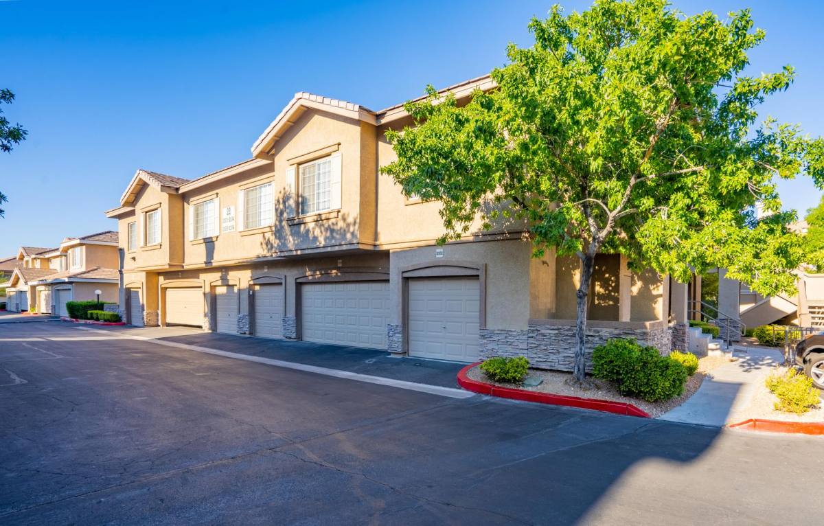 Condo for rent at 9901 Trailwood Dr, Las Vegas, NV 89134