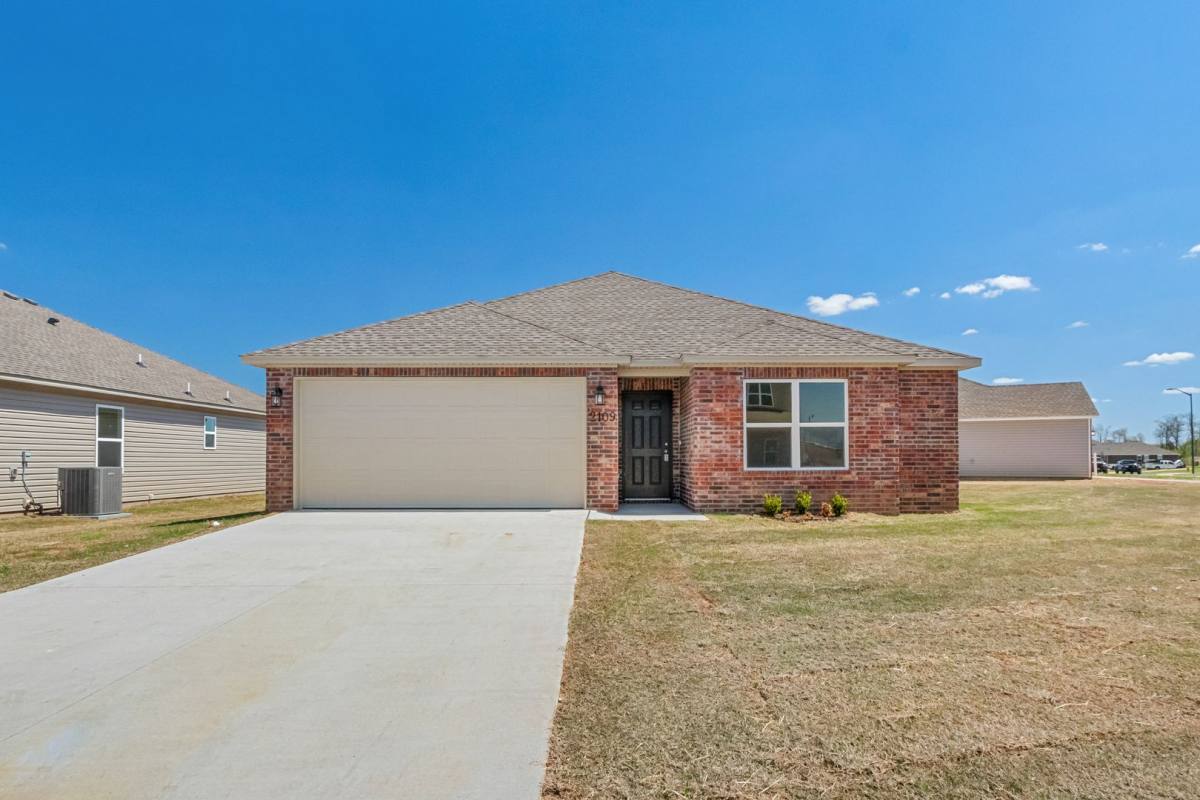 House for rent at 2109 E Fennec St, Siloam Springs, AR 72761