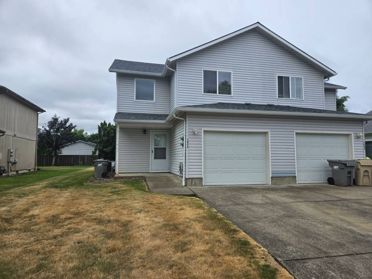 Apartment for rent at 1637-1639 SE Cortland Ave, Dallas, OR 97338