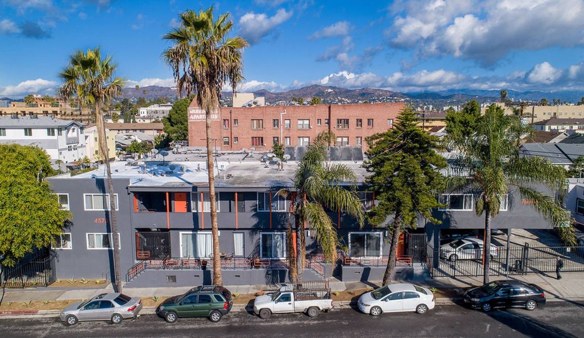 Apartment for rent at 4575 Maplewood Ave, Los Angeles, CA 90004