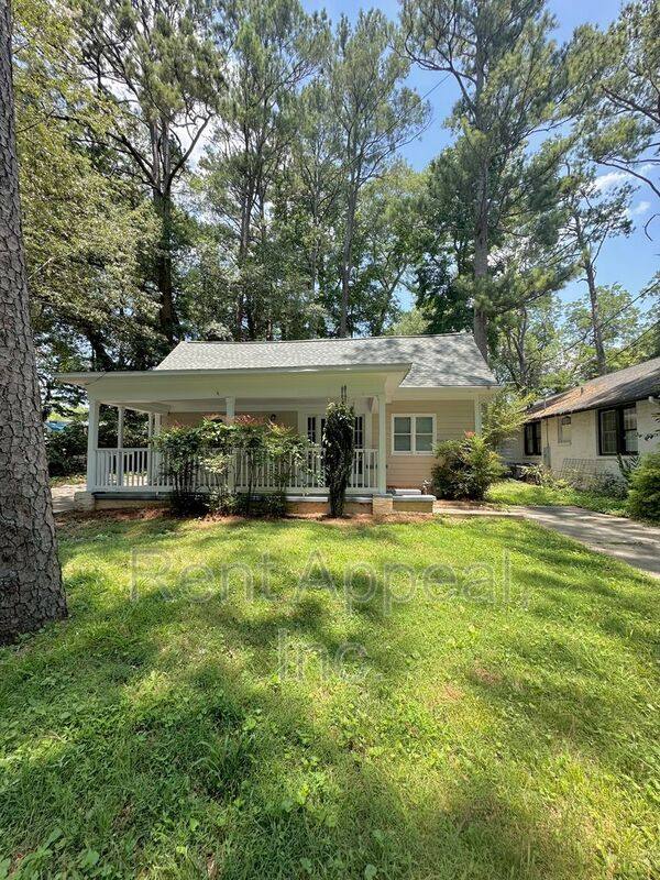 House for rent at 1669 Olympian Way SW, Atlanta, GA 30310