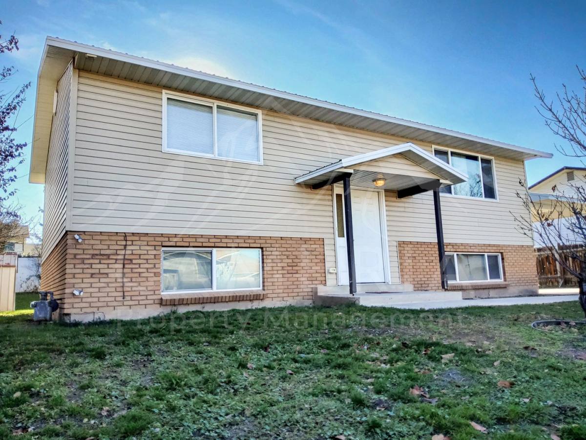 House for rent at 5219 W Woodledge Ave, West Valley City, UT 84120