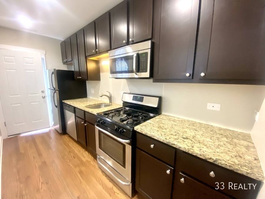 Apartment for rent at 1636 N Park #G, Chicago, IL 60614