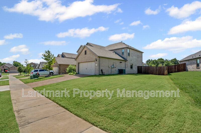 House for rent at 1206 Fox Chase Dr, Mansfield, TX 76063