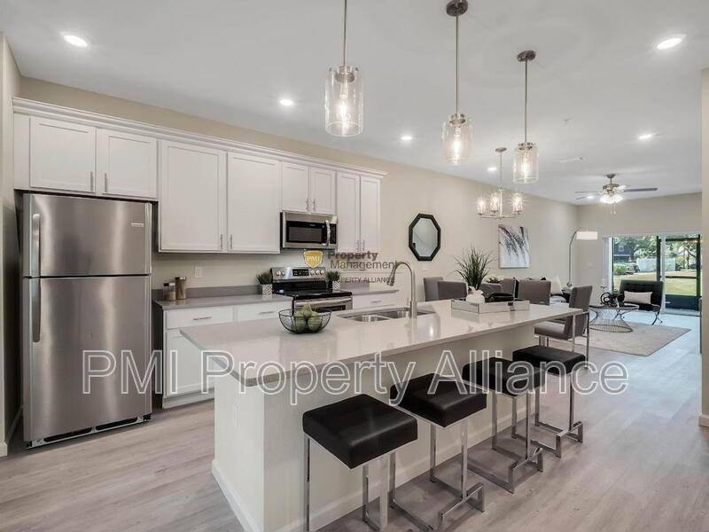 Townhouse for rent at 2916 Oak Park Way E, Orlando, FL 32822