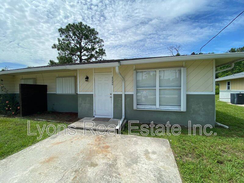 Apartment for rent at 4200 Pine Drop Lane, North Fort Myers, FL 33917