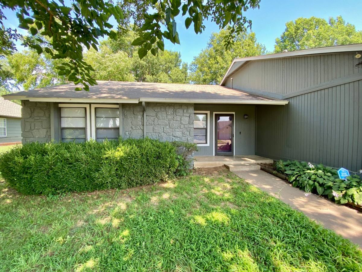 House for rent at 11307 S Ash St, Jenks, OK 74037