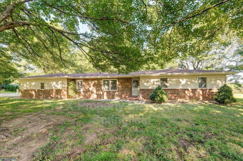 House for rent at 972 N Boston Lane, Republic, MO 65738
