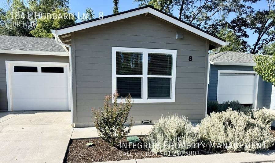 Apartment for rent at 1841 Hubbard Lane #8, Grants Pass, OR 97527