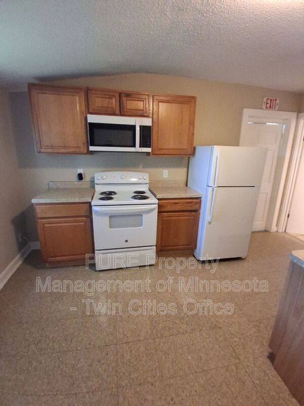 Apartment for rent at 987 Churchill St #1, Saint Paul, MN 55103