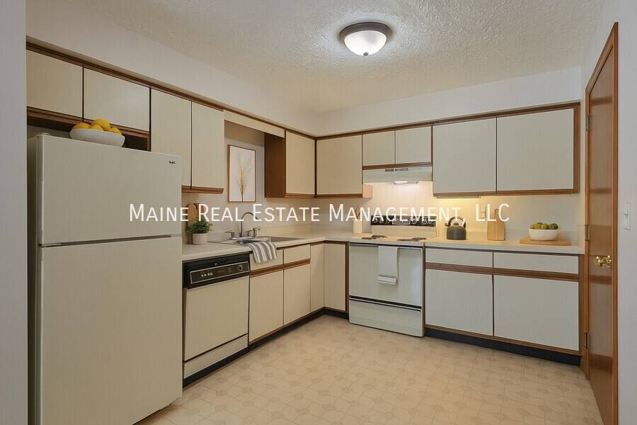 Apartment for rent at 10 Hartley St #5, Lewiston, ME 04240
