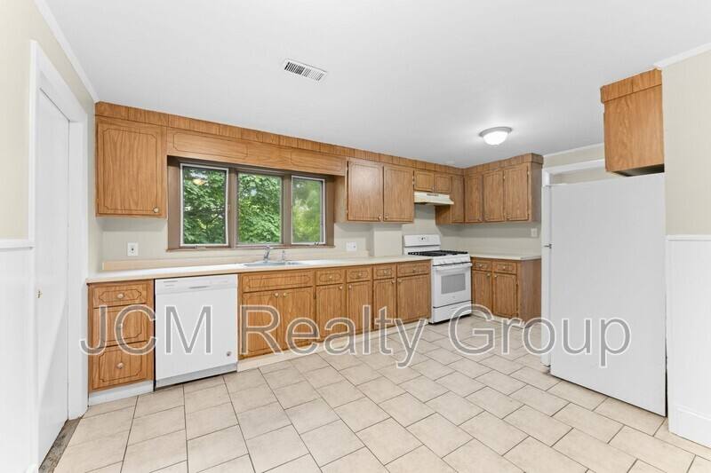 Apartment for rent at 45 Highland Ave #3 2nd Floor, Winthrop, MA 02152