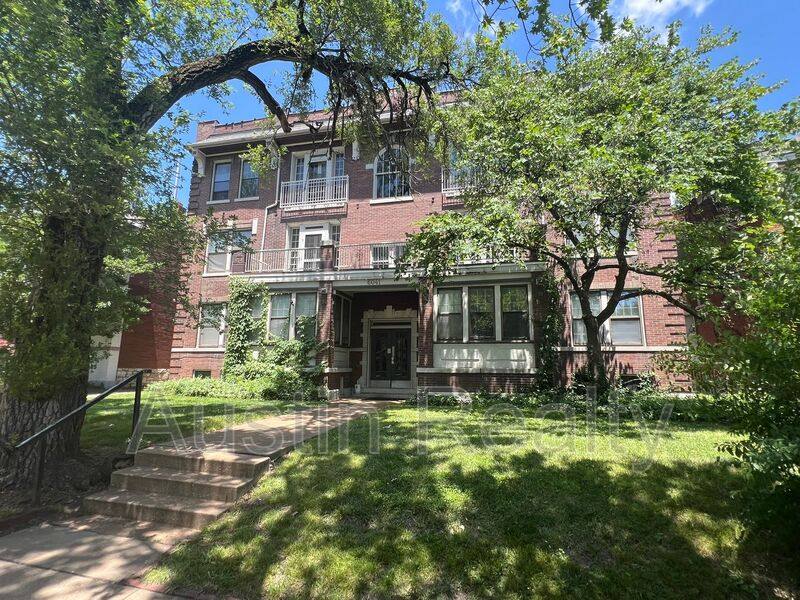 Apartment for rent at 6041 Waterman Blvd #1NE, Saint Louis, MO 63112