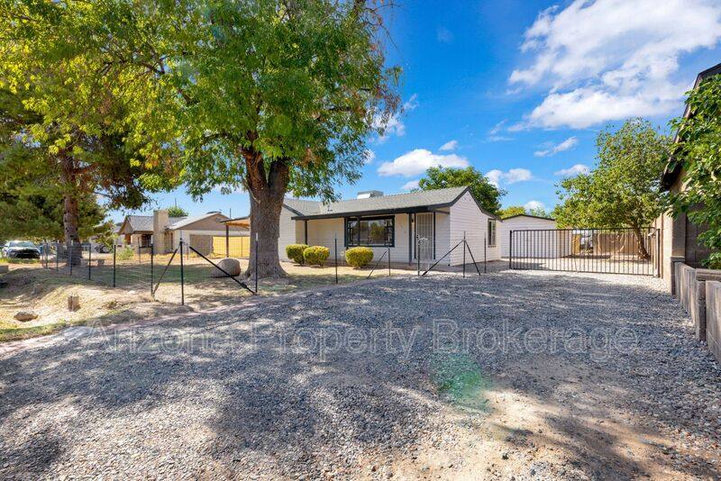 House for rent at 2335 W Morten Ave, Phoenix, AZ 85021