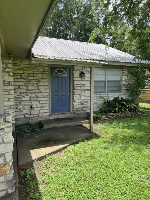 House for rent at 417B N St, New Ulm, TX 78950