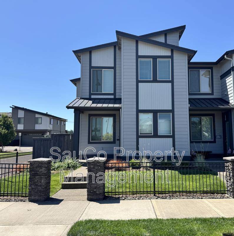 Apartment for rent at 5575 SE 80th Ave #1, Hillsboro, OR 97123