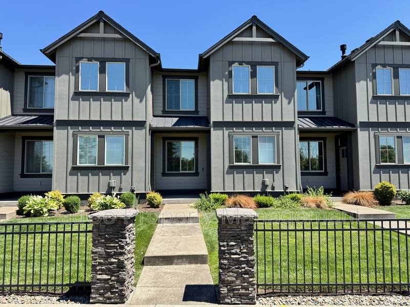 Townhouse for rent at 5531 SE Logan Lane, Hillsboro, OR 97123