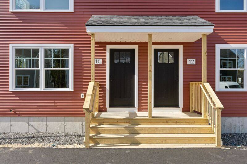 Townhouse for rent at 21 Legacy Lane, Kennebunk, ME 04043