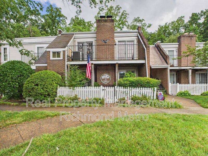 Apartment for rent at 1534 Cross Keys Court, Henrico, VA 23228