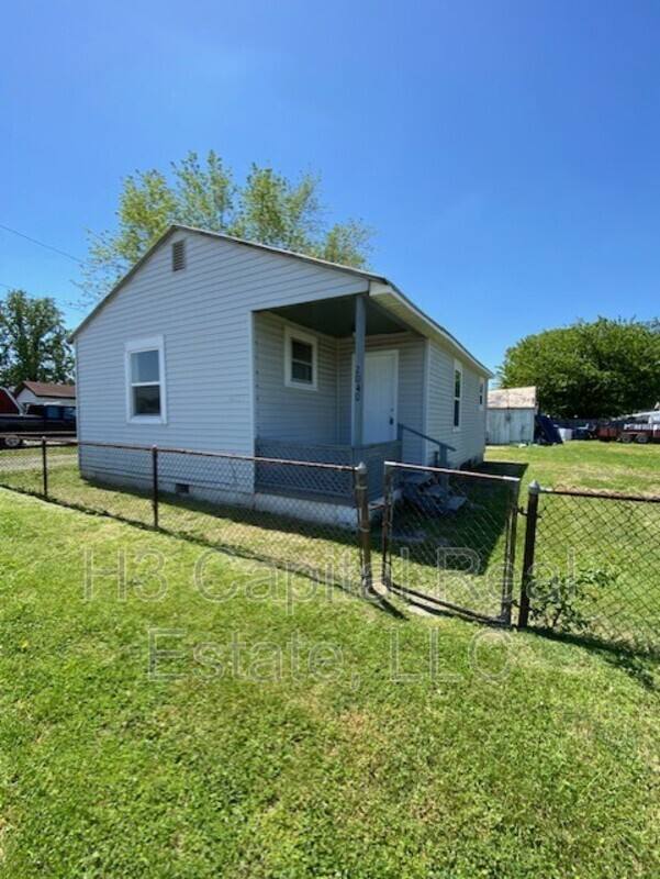 House for rent at 2040 5th St, Madison, IL 62060