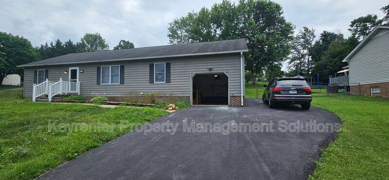 House for rent at 2 Singing Pines Lane, Staunton, VA 24401