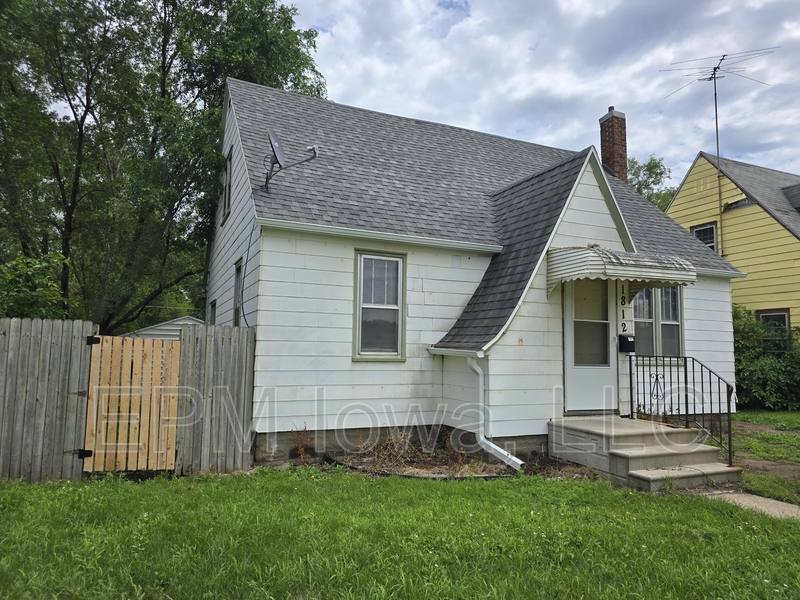 House for rent at 1812 Logan Ave, Waterloo, IA 50703