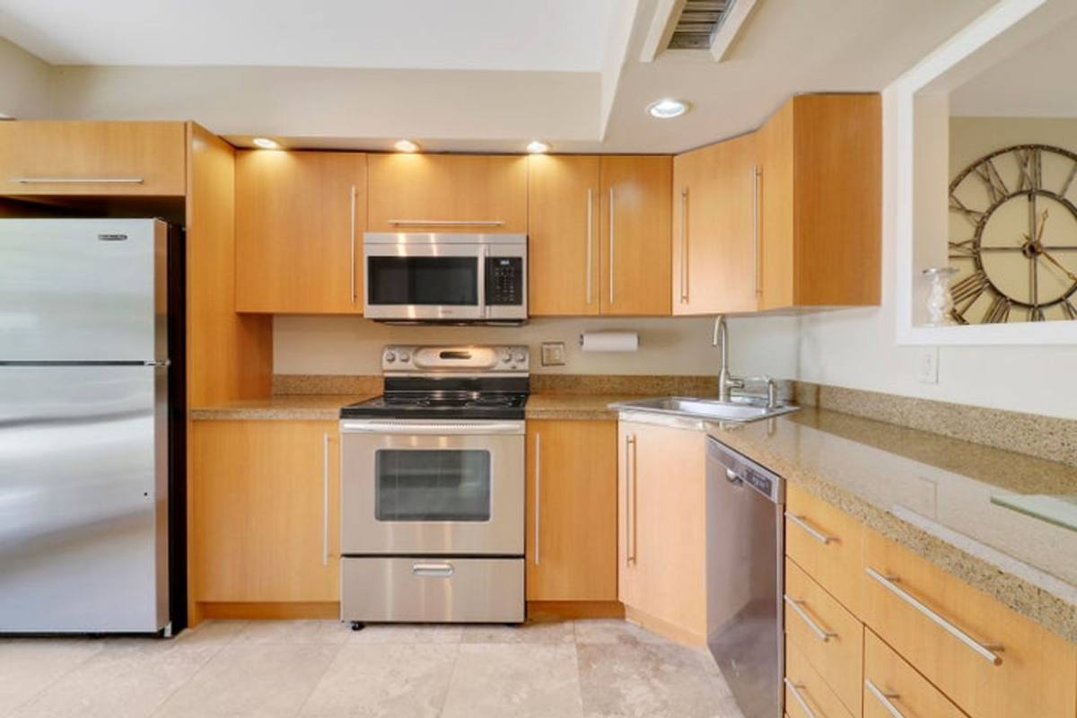 Condo for rent at 1700 Presidential Way #201, West Palm Beach, FL 33401