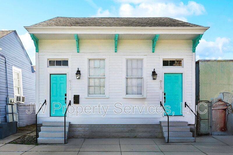 Apartment for rent at 910-912 N Prieur St, New Orleans, LA 70116