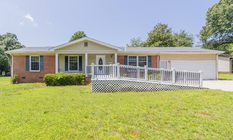 House for rent at 1601 Sansberry Rd, Charlotte, NC 28262