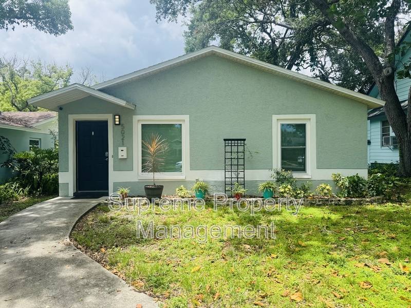 House for rent at 5021 Burlington Ave N, Saint Petersburg, FL 33710