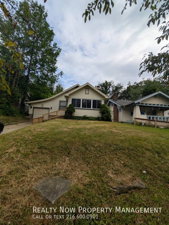 Apartment for rent at 4522 Rainbow Rd, Cleveland, OH 44121