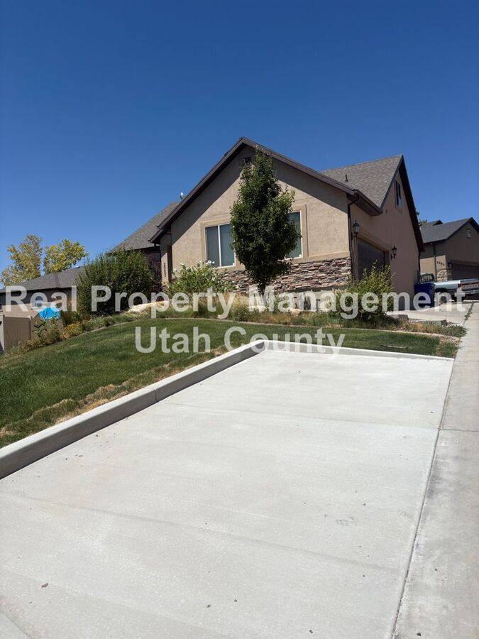 House for rent at 2083 N Raspberry Dr, Saratoga Springs, UT 84045