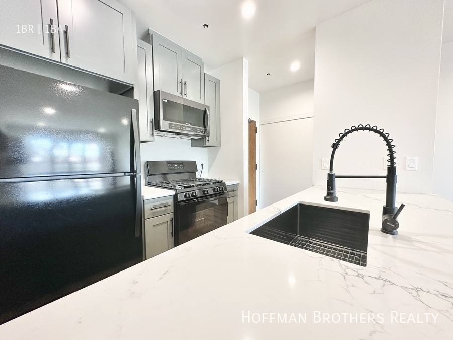Apartment for rent at 1541 Ocean Ave #309, Santa Monica, CA 90401