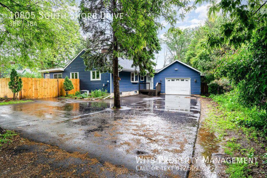 House for rent at 10805 S Shore Dr, Minneapolis, MN 55441