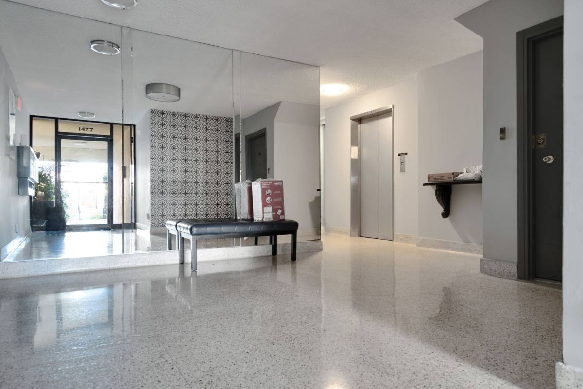 Apartment for rent at 1477 S Canfield Ave, Los Angeles, CA 90035