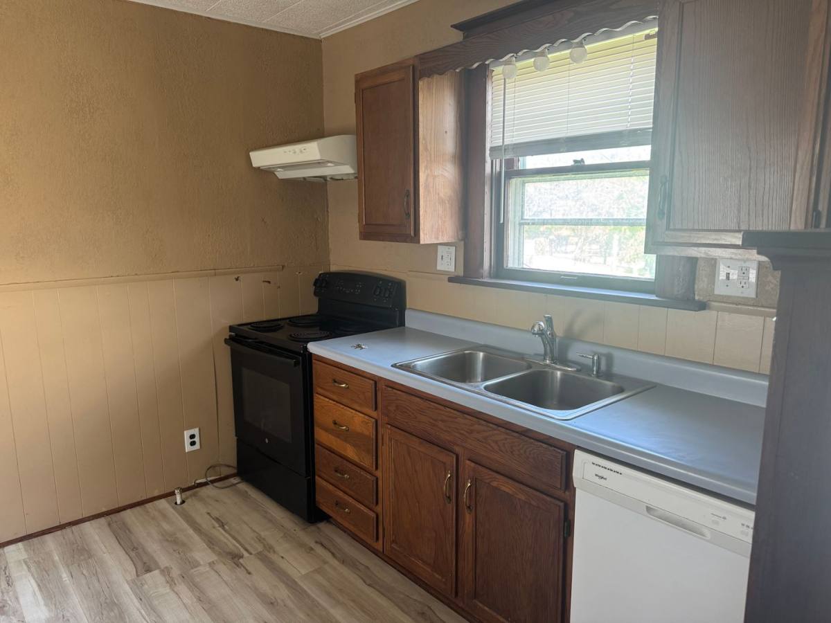 Apartment for rent at 114 S 12th St, Saint Joseph, MO 64501