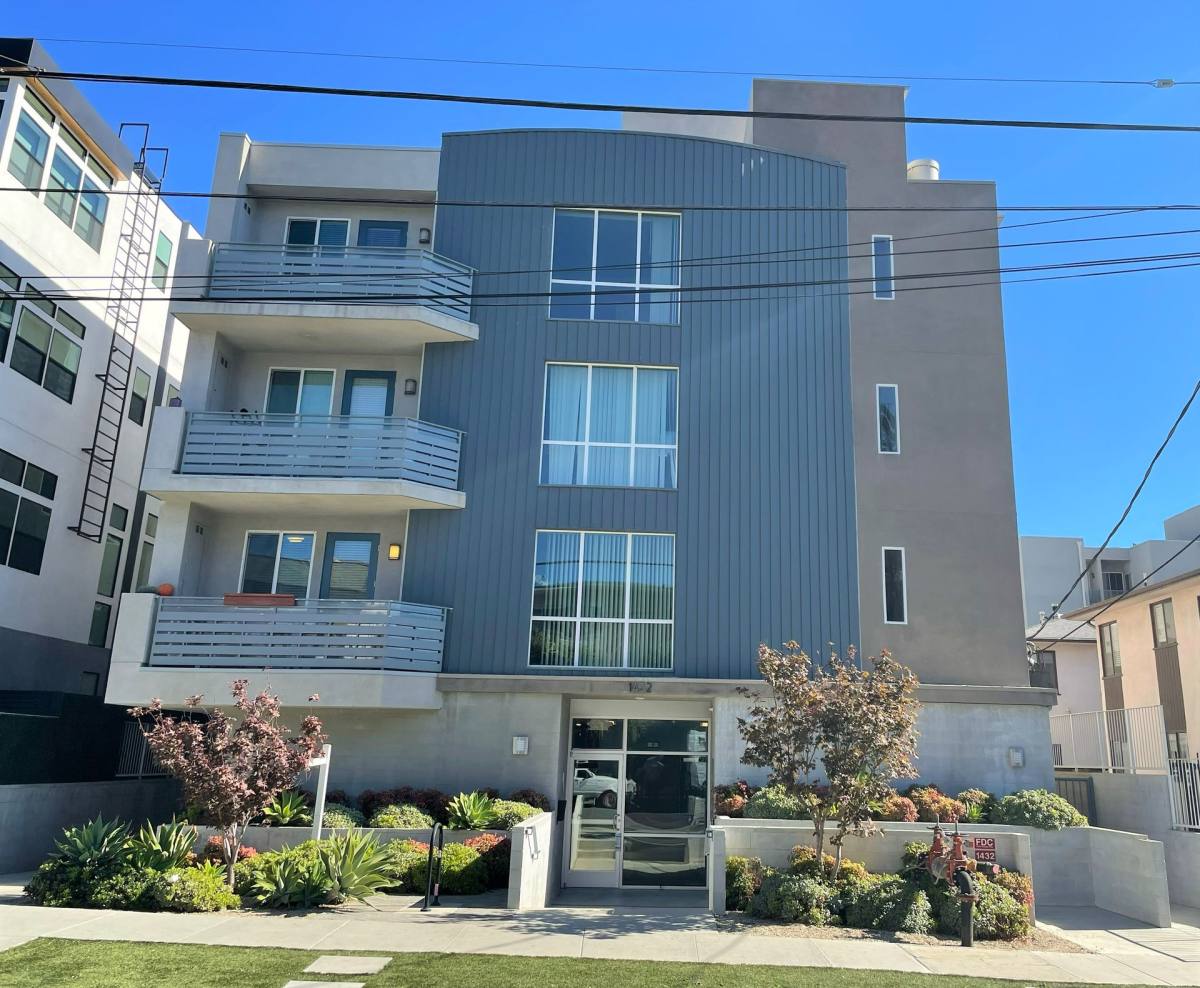 Apartment for rent at 1432 N Curson Ave, Los Angeles, CA 90046
