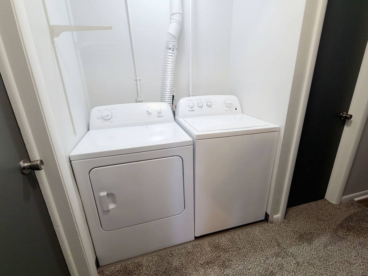 Apartment for rent at 3705 Elm Dr, Urbandale, IA 50322