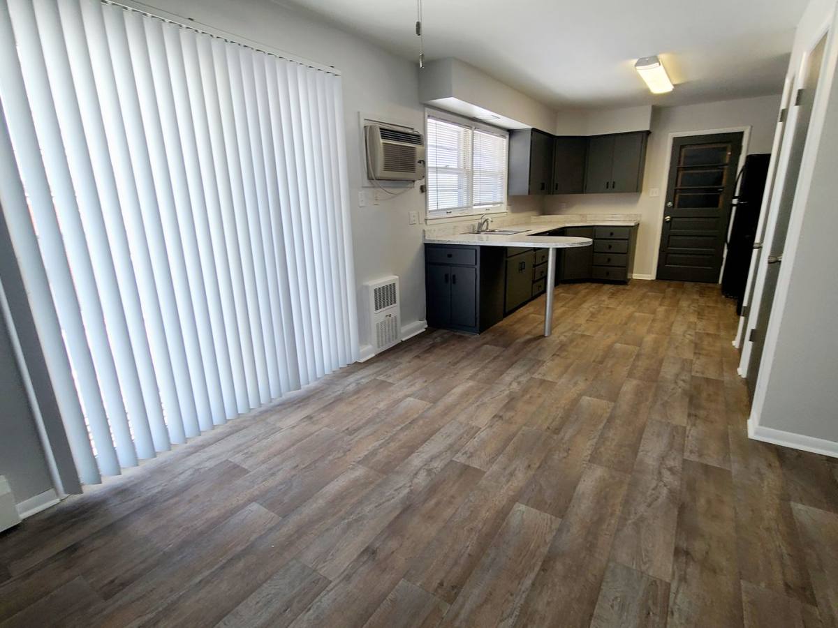 Apartment for rent at 3705 Elm Dr, Urbandale, IA 50322