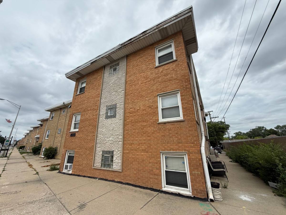 Apartment for rent at 8000 Grand Ave, River Grove, IL 60171