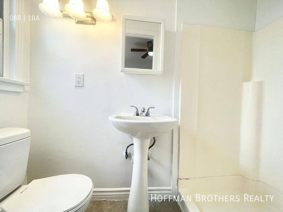 Apartment for rent at 2751 San Marino St #29, Los Angeles, CA 90006