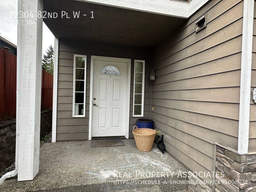 Townhouse for rent at 22304 82nd Place W #1, Edmonds, WA 98026