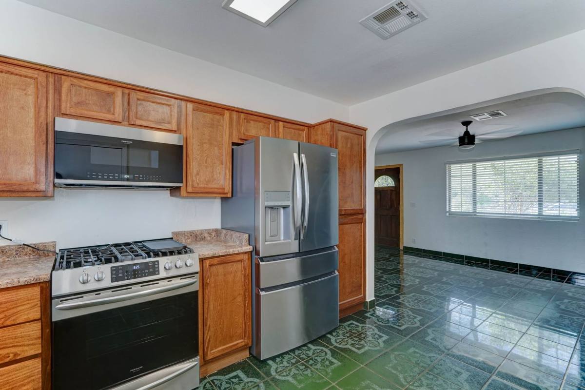 House for rent at 218 W Euclid Ave, Phoenix, AZ 85041