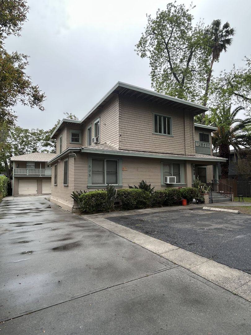 Apartment for rent at 608 -612 N Marengo Ave, Pasadena, CA 91101