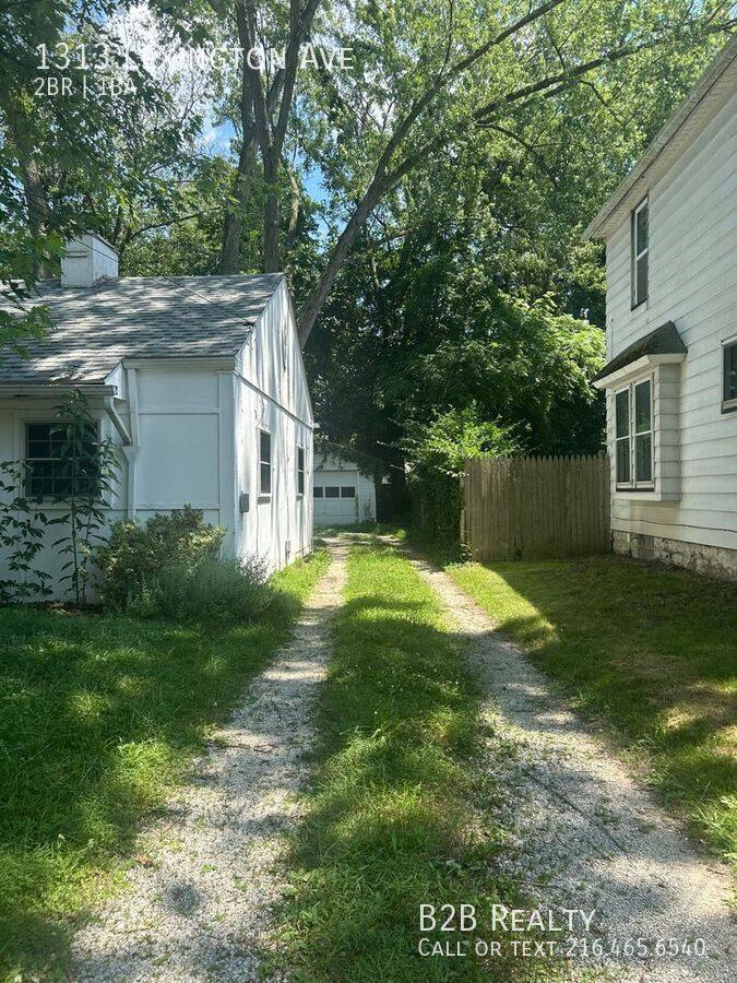 Apartment for rent at 1313 Lexington Ave, Akron, OH 44310