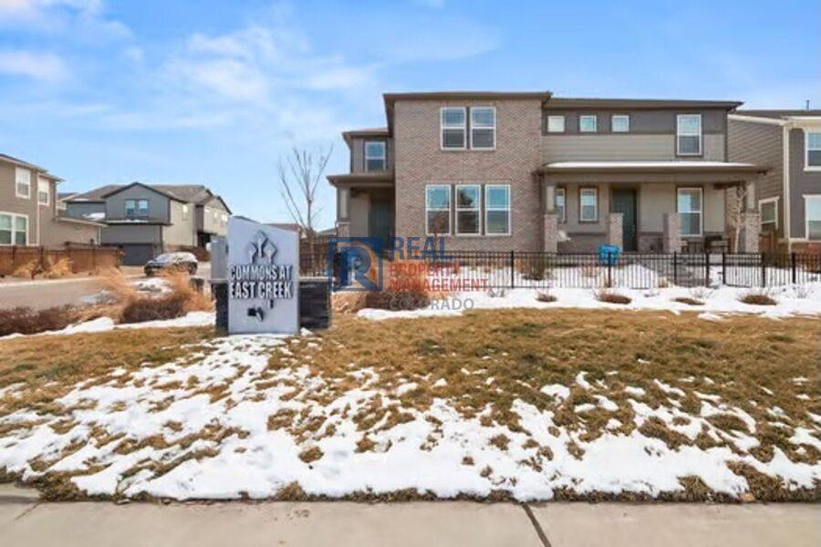 Townhouse for rent at 18330 E Mississippi Ave, Aurora, CO 80017