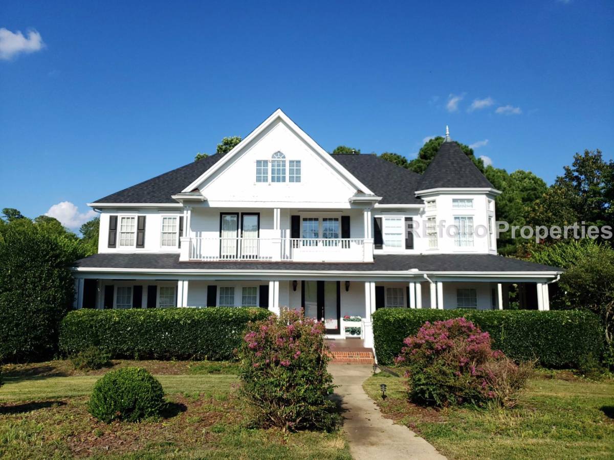 House for rent at 200 Circle on The Green, Cary, NC 27519