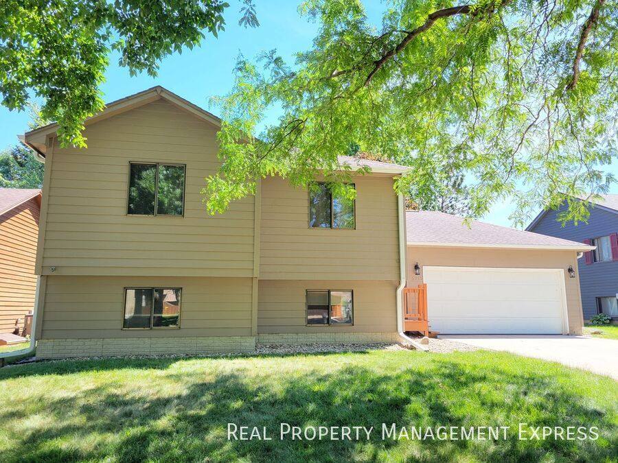 House for rent at 5213 W Cottage Trail, Sioux Falls, SD 57106