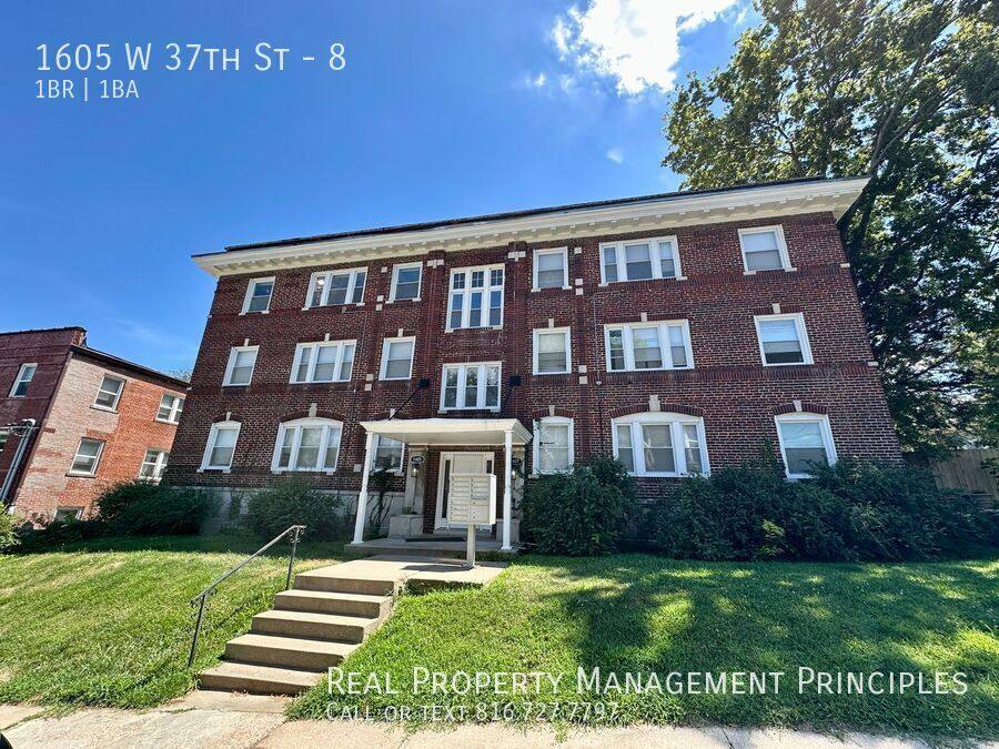 Apartment for rent at 1605 W 37th St #8, Kansas City, MO 64111