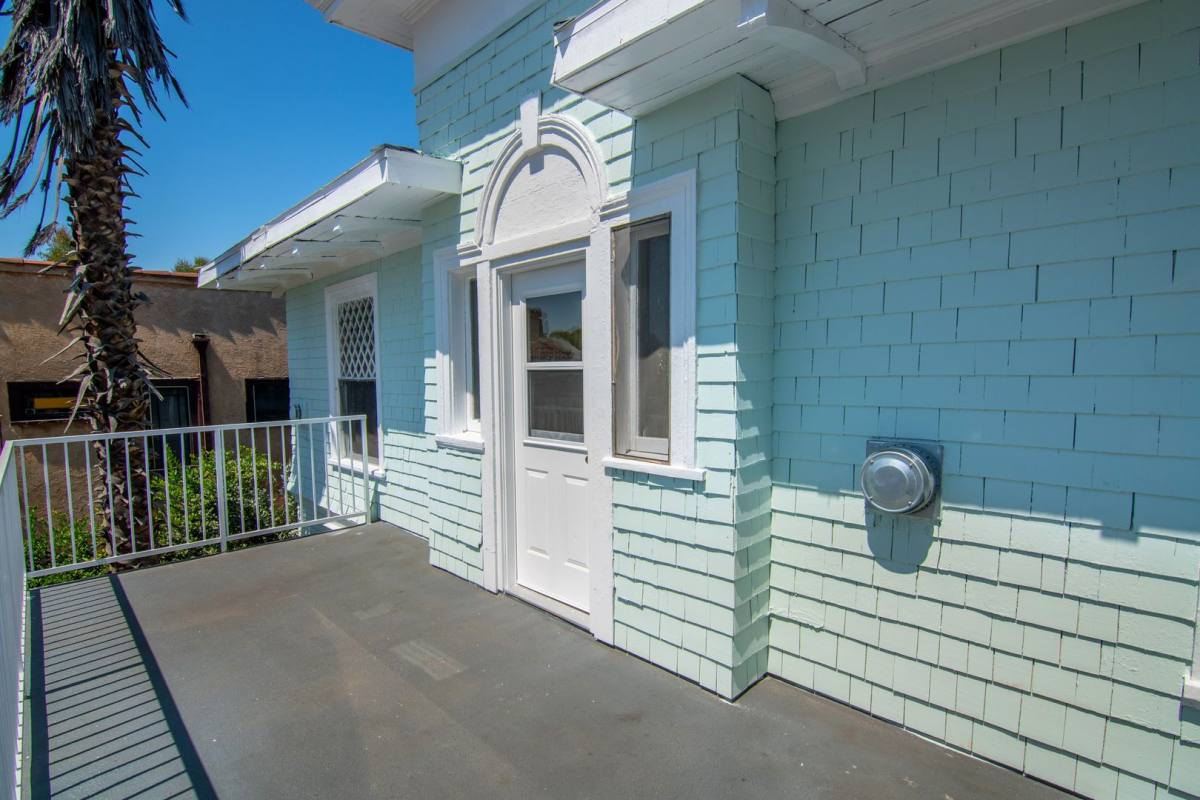 Apartment for rent at 1017 S Burlington Ave, Los Angeles, CA 90006